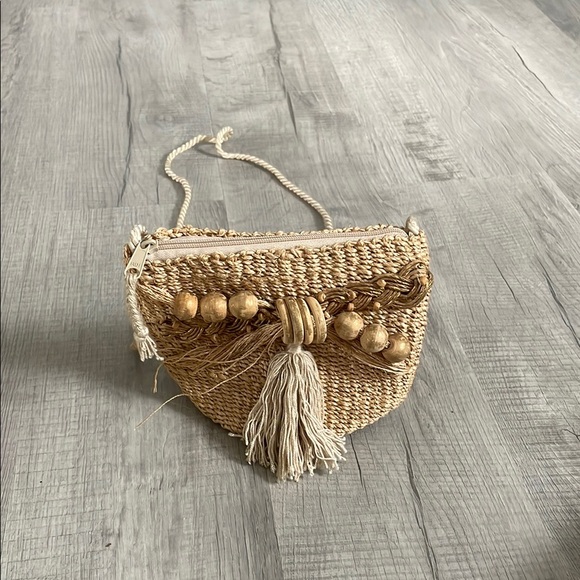 Carabella Handbags - Handcrafted Straw Crossbody Bag